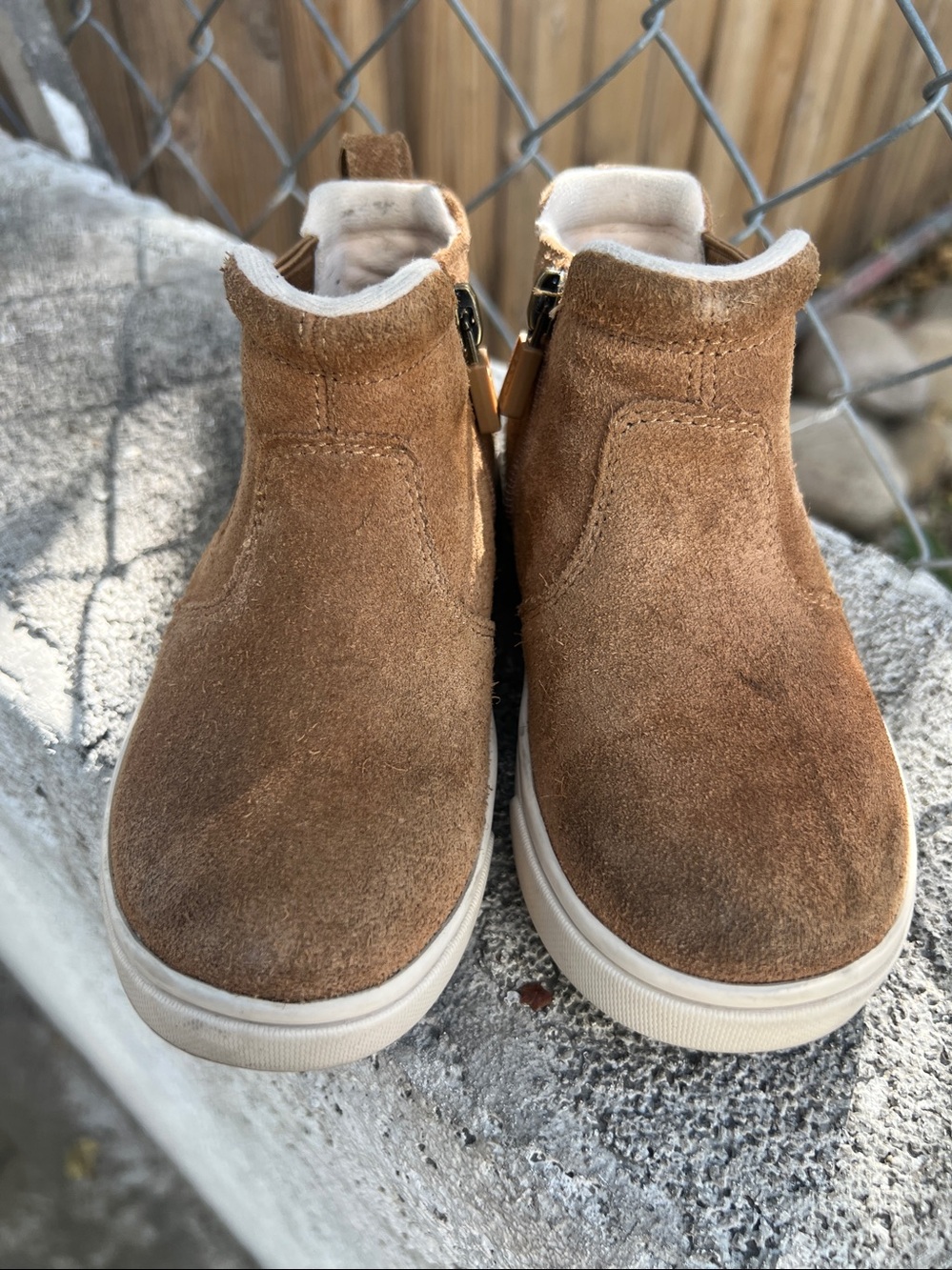 UGG Hamden II suede Boot kids unisex size 10 Toddler - Picture 2 of 8